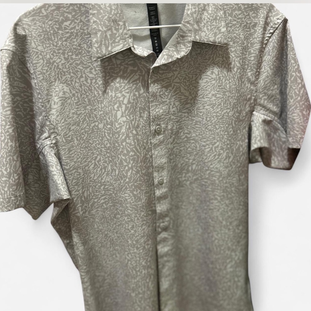 Lululemon Airing Easy Short Sleeve Shirt - Picture 3 of 6